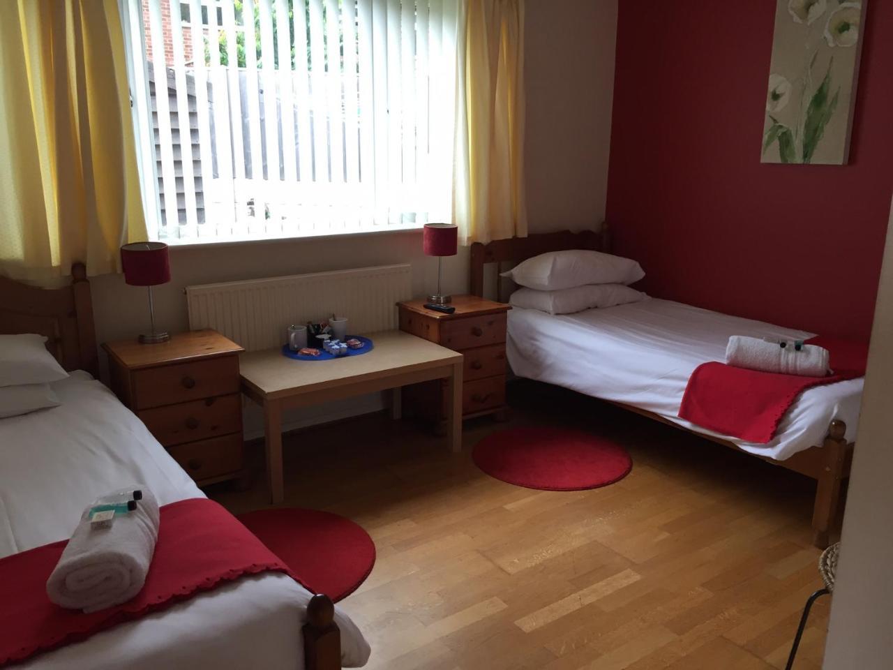 Red Lion Accommodation 애빙던 외부 사진